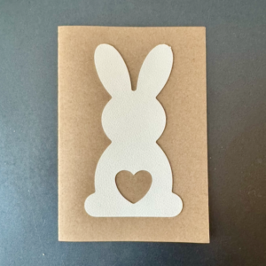 Kraftpapier Karte mit Kunstleder Herz Bunny