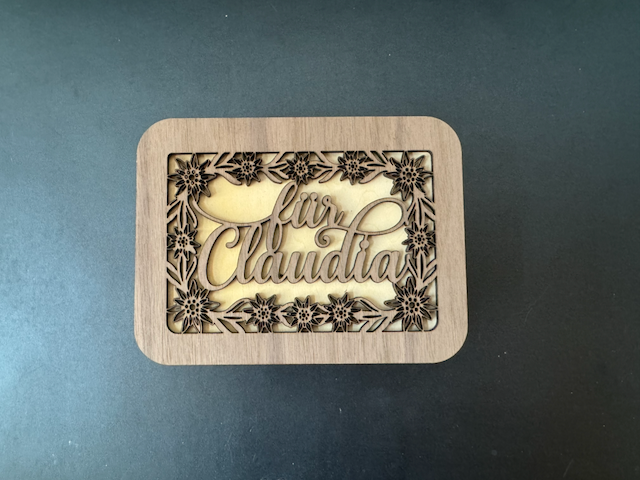 Personalisierte Geschenkbox aus Holz – Bild 3