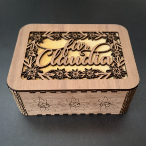 Personalisierte Geschenkbox aus Holz