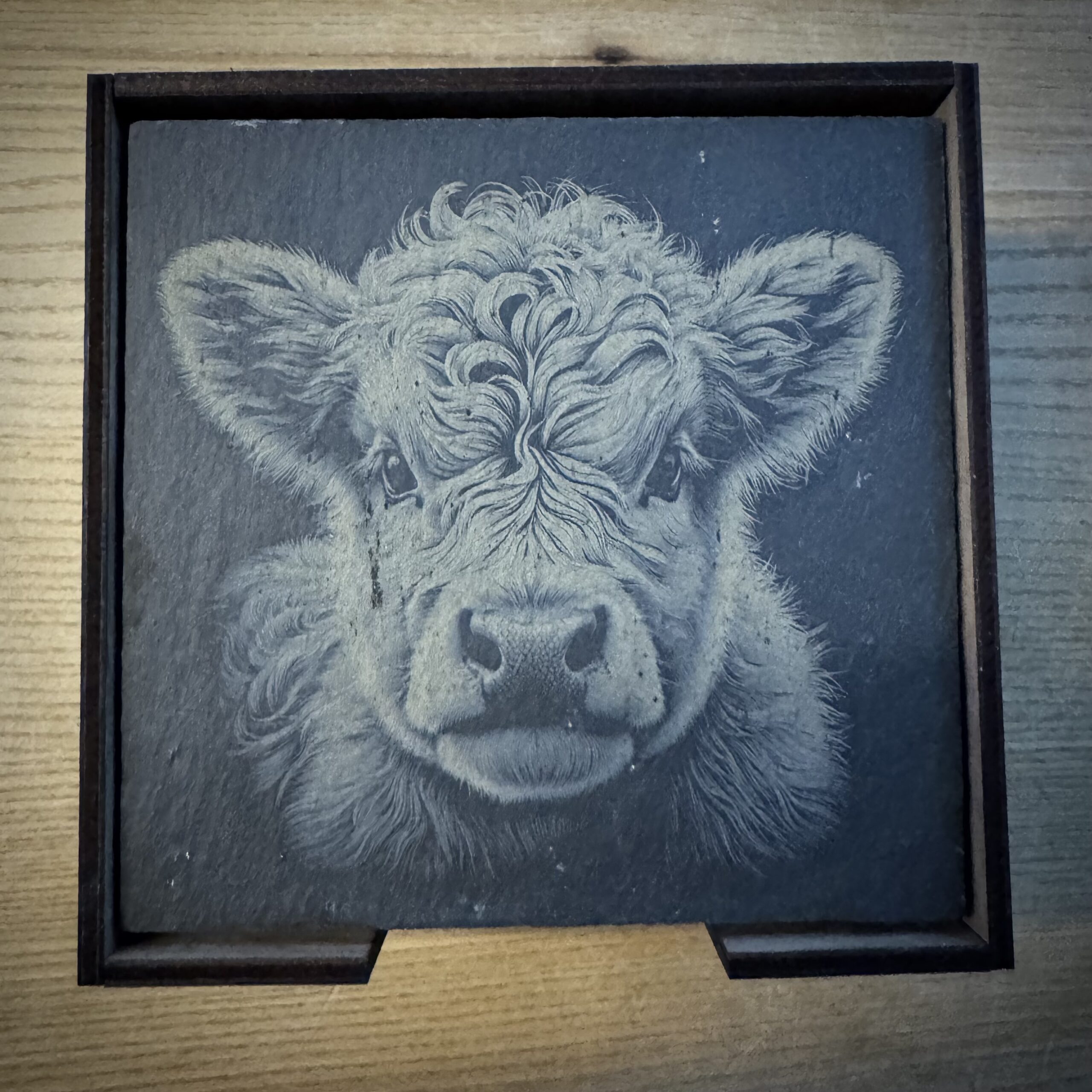 Set von 6 Schiefer-Untersetzer mit Box Highland Cow – Bild 2