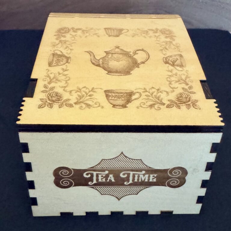 Tea Time – Teebox aus Holz, lasergraviert