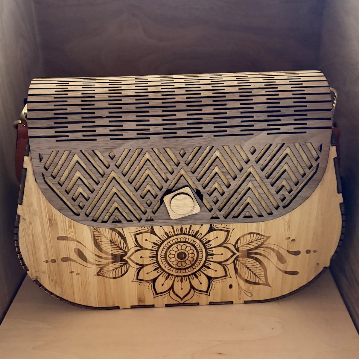 Designer-Handtasche aus Holz – Die Verbindung von Natur und Handwerk